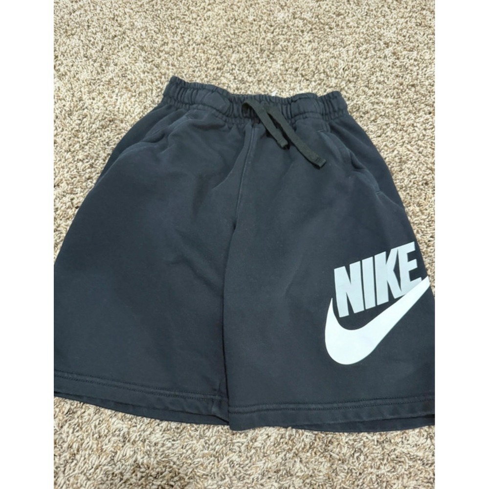 Comfy Nike shorts size extra large